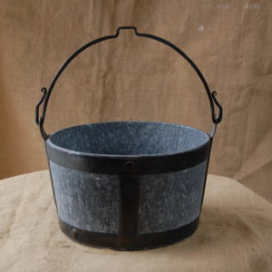 Pentola con cerchiatura in ferro battuto senza coperchio 30cm